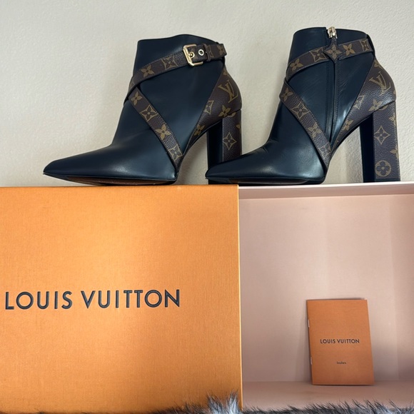 Louis Vuitton Monogram Matchmake Boots - Picture 5 of 17